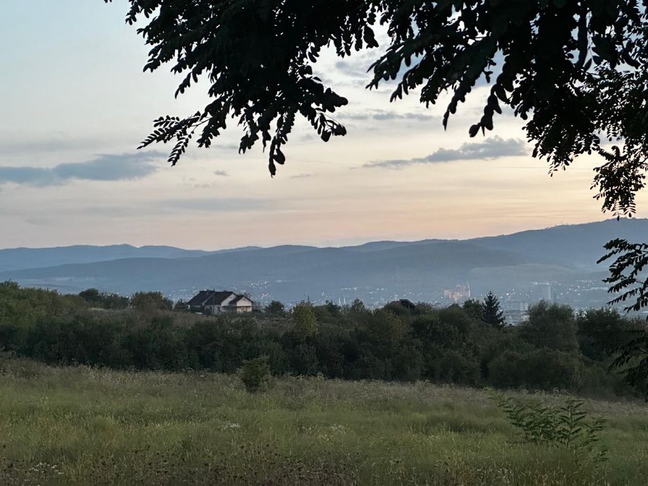 Teren Intravila 3000mp,casa si proiect,utilitati ,veder oras,castel