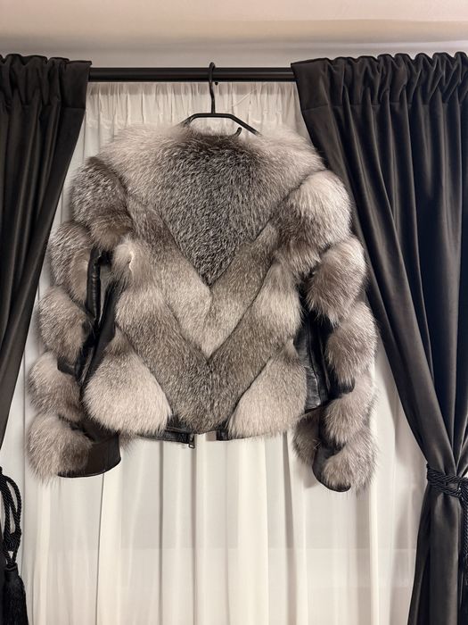 Vând Haină de blană naturală