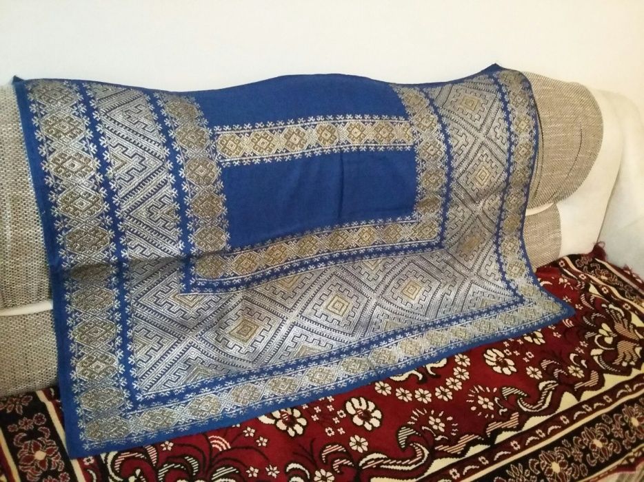 fota populara cusuta fir de argint cu vechime de aproximativ 160 ani