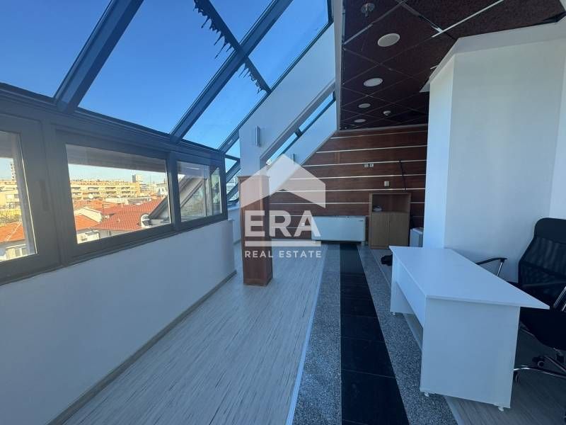 Дава се под наем Офис в Хасково, Център - 35 кв.м за 498.27 € - Снимка #2