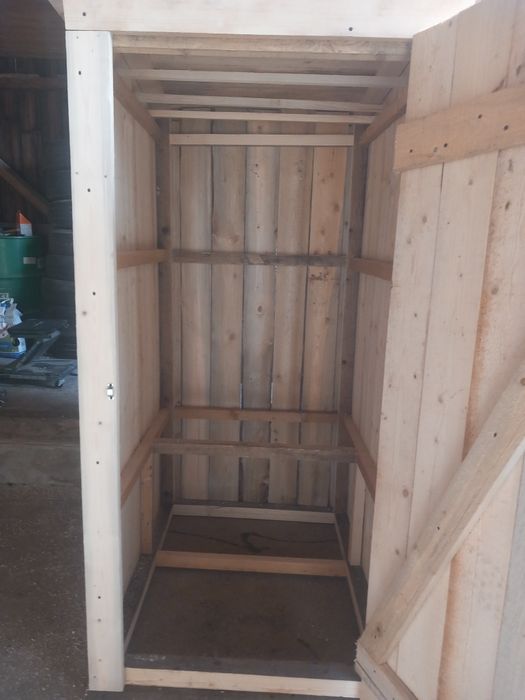 Vand afumatoare 1150 lei