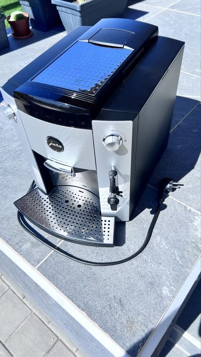 Espressor / expresor automat Jura F70