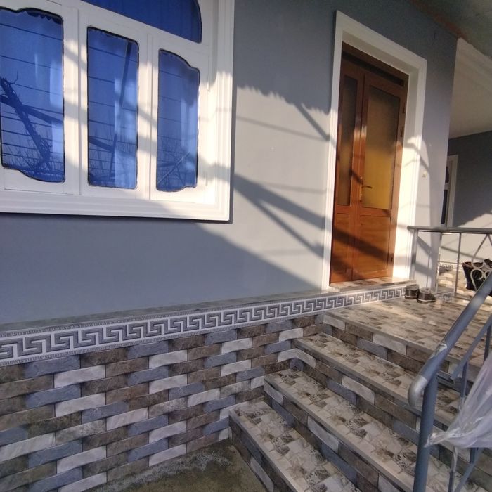 Катта ва чиройли ховли сотилади