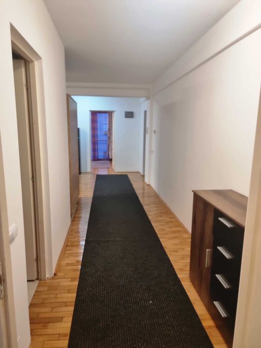 Apartament cu 3 camere