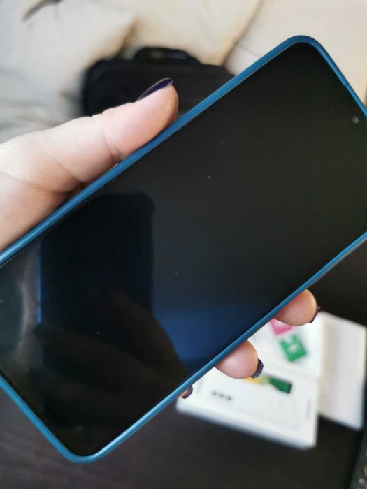 Почти НОВ телефон, Samsung A13, с два калъфа и стъкло