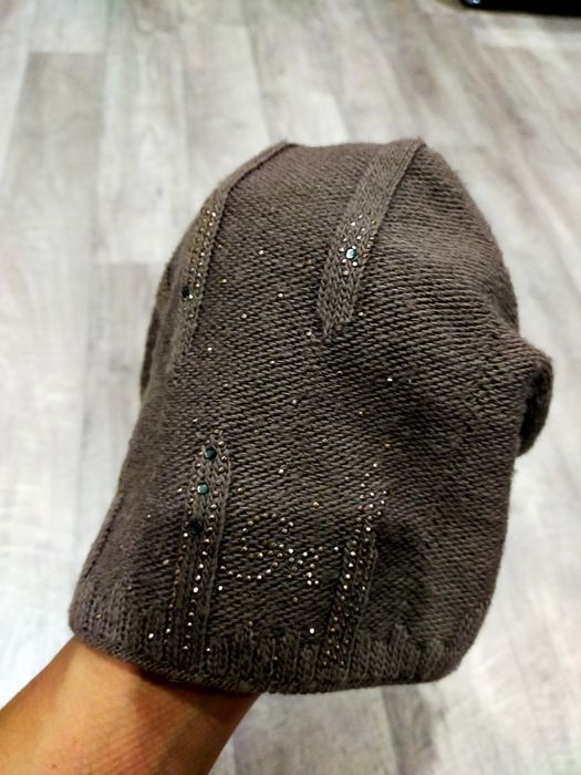 Продам женские шапки