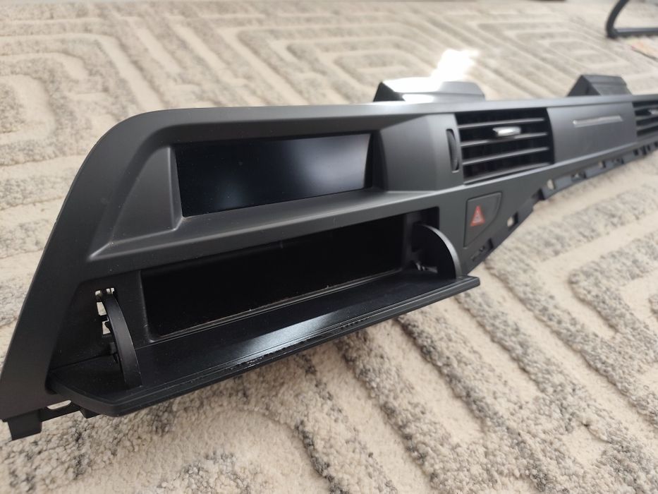 Ornament bord Citroene C5 2008 cu display