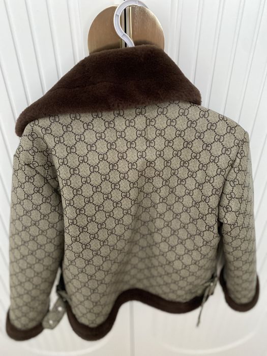 Продаётся детская дубленка