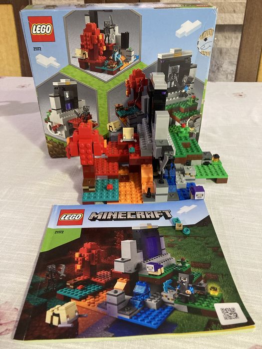 Lego minecraft 21172- Portalul ruinat