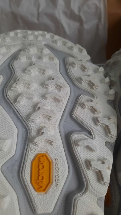 Hoka Speedgoat 6 (Nou) – Mărime 44 2/3 – Gri Antracit