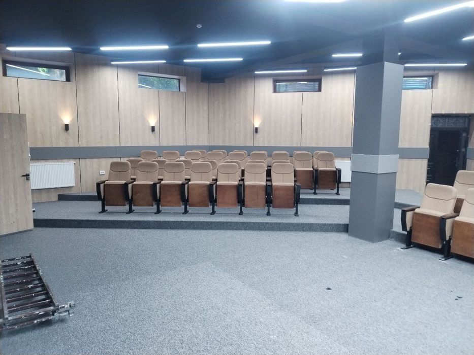 Современные кресла для театров и культурных центров