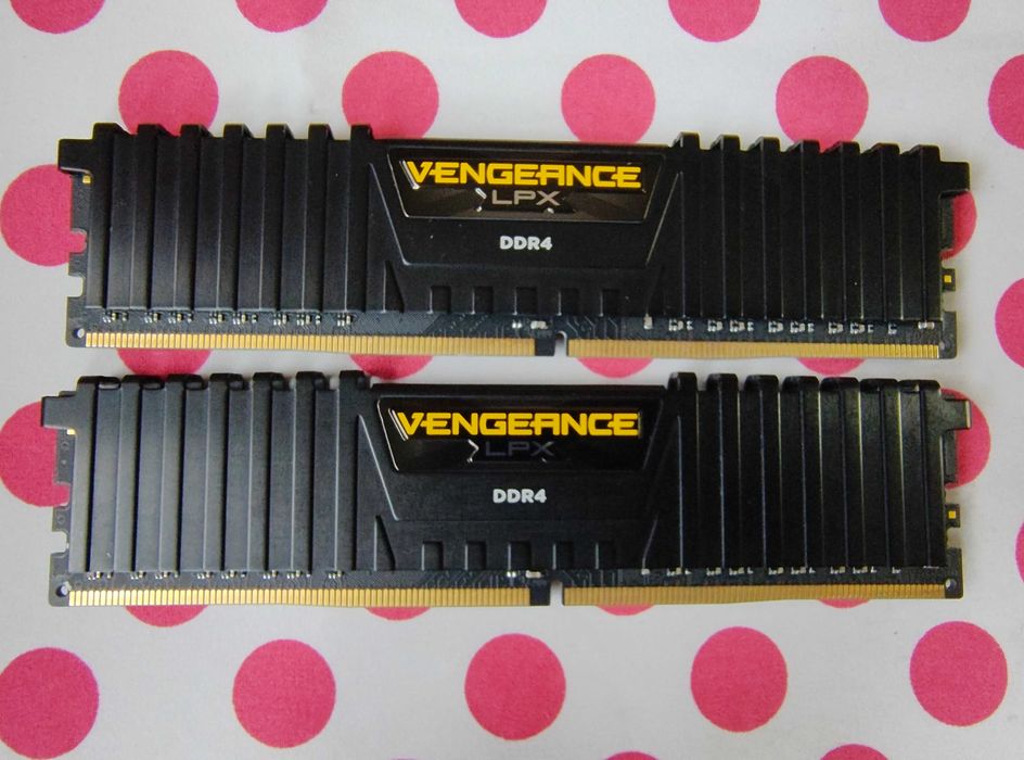 Memorie Corsair Vengeance LPX Black 16GB DDR4 2400MHz CL 14 Desktop.