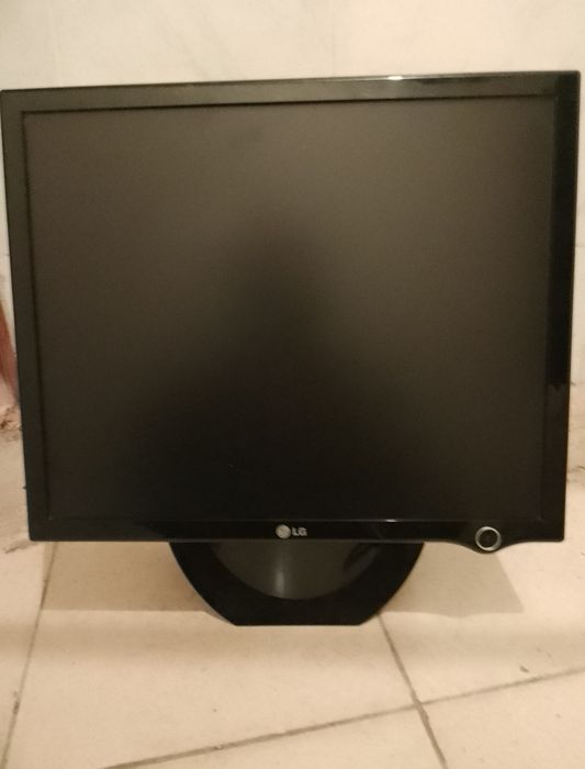 Компютър HP+Монитор+клавиатура и мишка