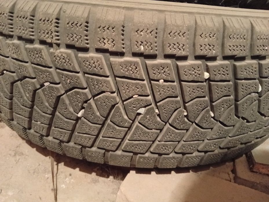 Продам зимние шины, размер 265/65R/17