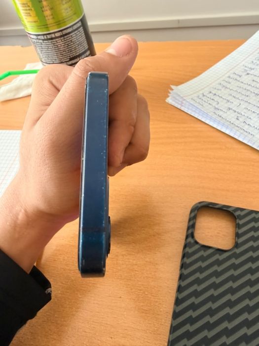 Продам айфон 64гб