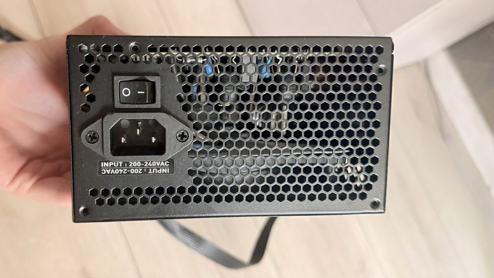 Aqirys pulsar si 550w 80plus ATX