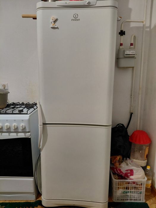Холодильник марки Indesit