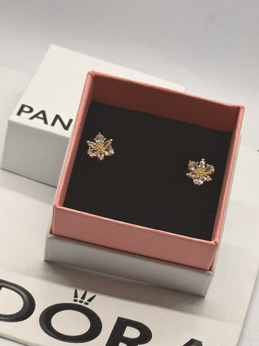 Пандора обеци Pandora