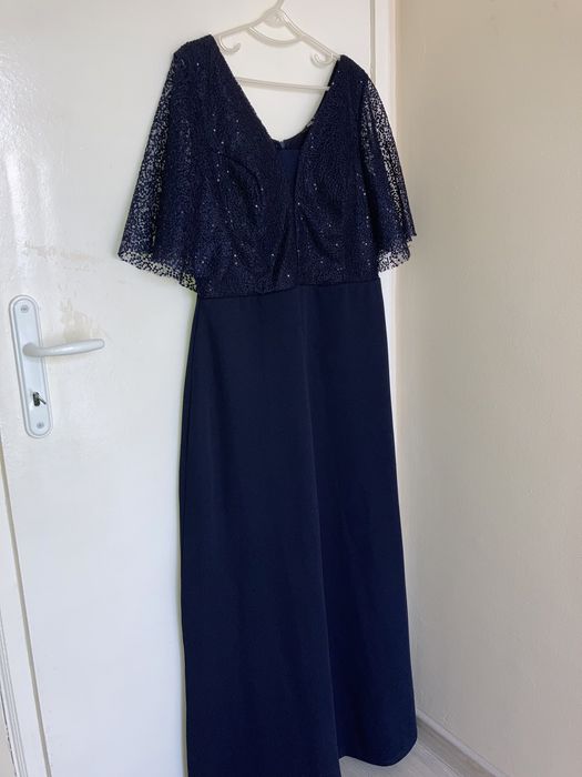 Официална рокля