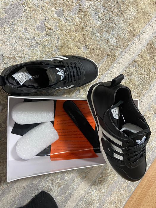 Продам кроссовки