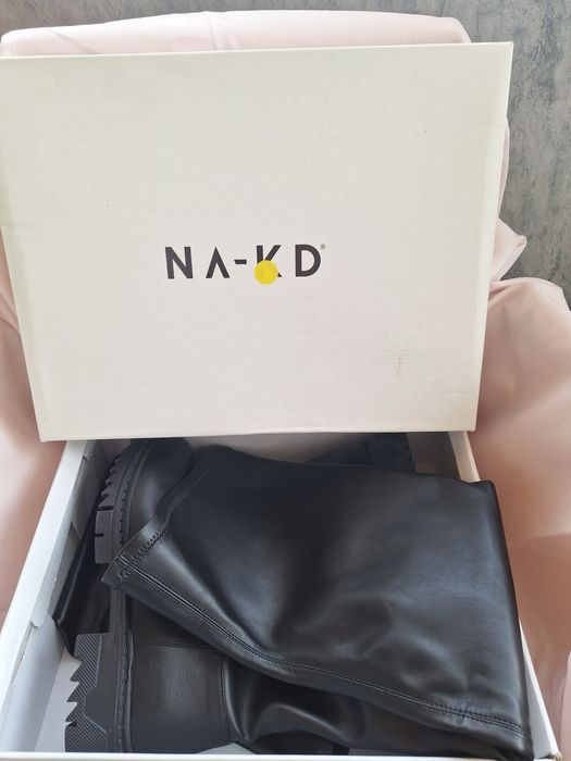 Нови високи ботуши NA-KD