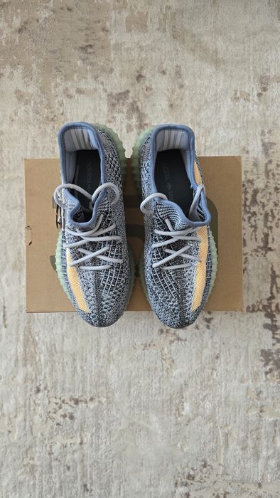 Adidas Yeezy Boost v2