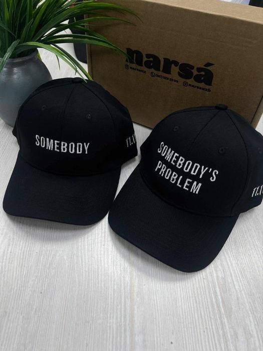 Стильные парные бейсболки в чёрном цвете с вышивкой. Отличный вариант