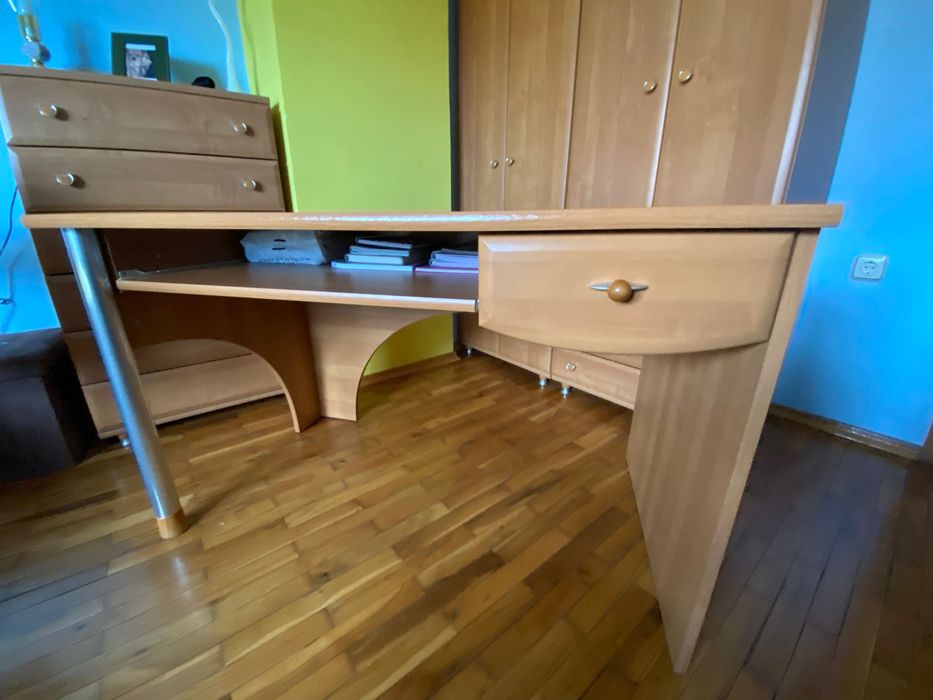 Ученическо бюро с втори плот и чекмедже