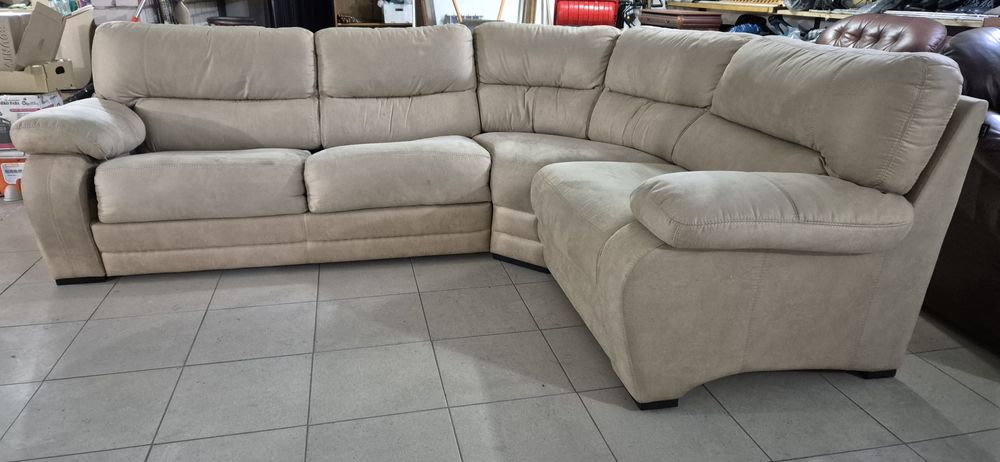 Продам  стол, угловой диван, стол кухонный