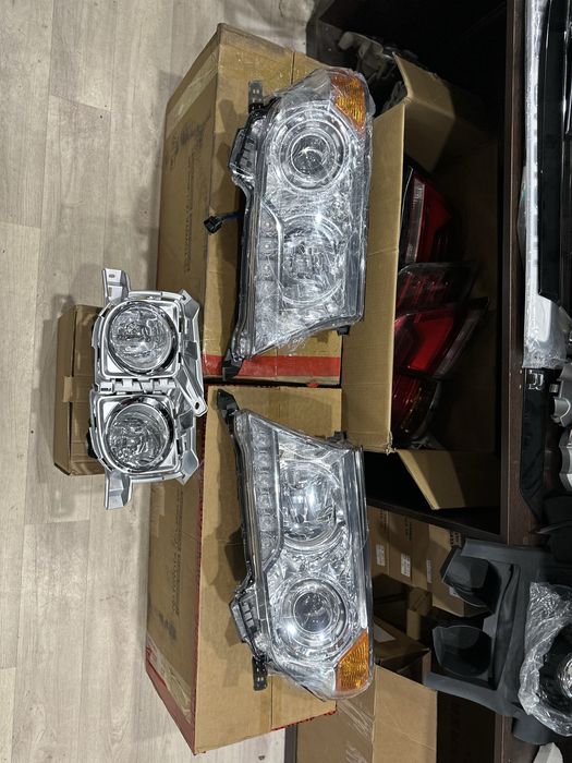 Фара Land Cruiser 200