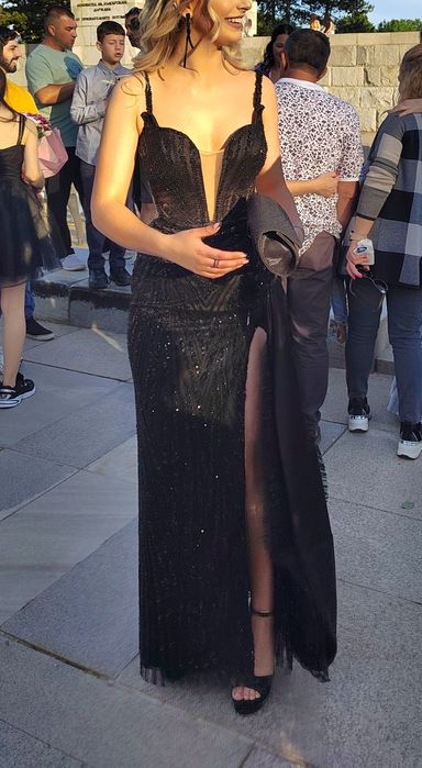 Официална черна рокля