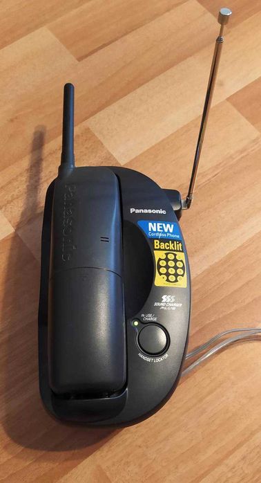 Телефон безжичен стационарен Panasonic KX-TC2000YGB