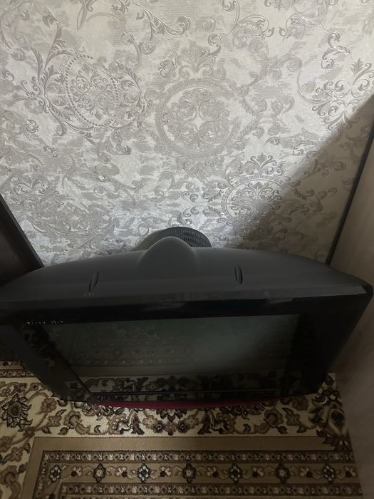 Телевизор 94 см, в нормальном состояний.