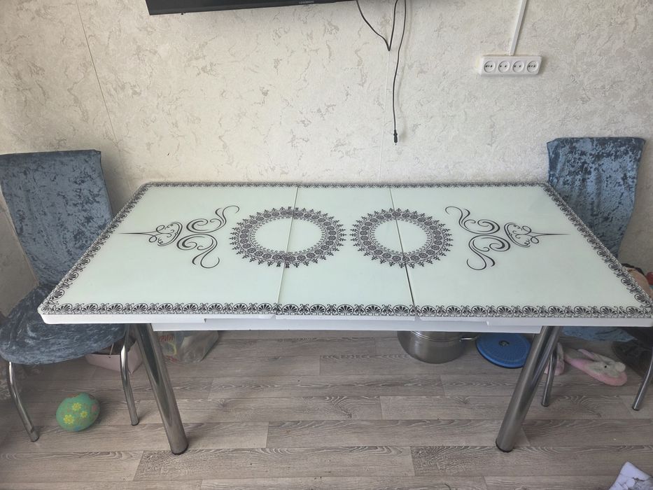 Продам раздвижной механический стол