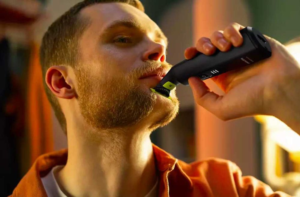 Тример Philips OneBlade Pro QP6541/15 , за брада и тяло