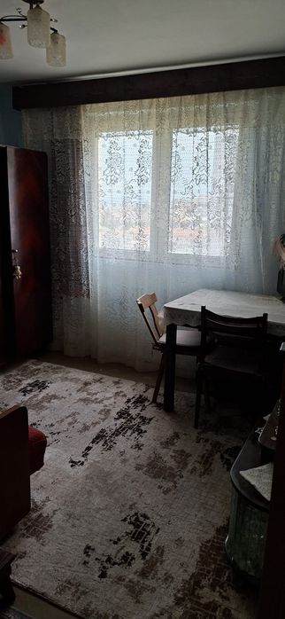 Proprietar vind apartament 2 camere,decomandat