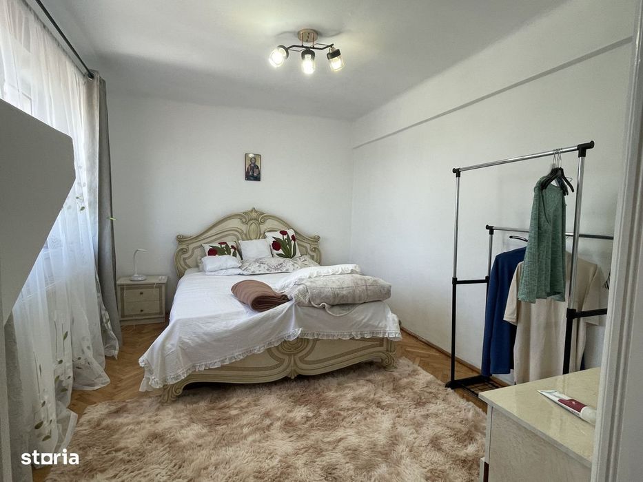 Casa spatioasa cu 5 camere
