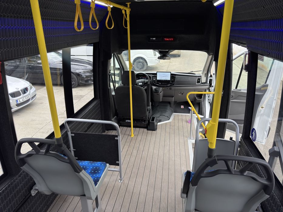 Ford E-Transit 10+4+1