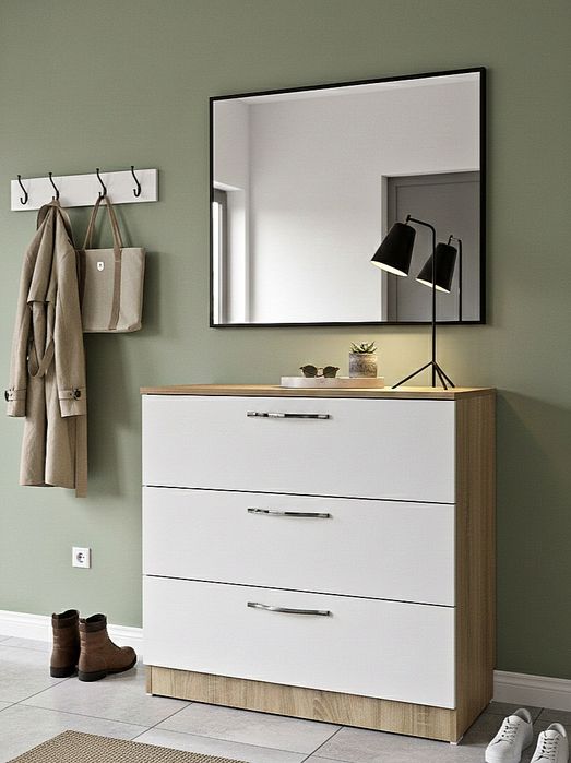 Тумба с тремя ящиками