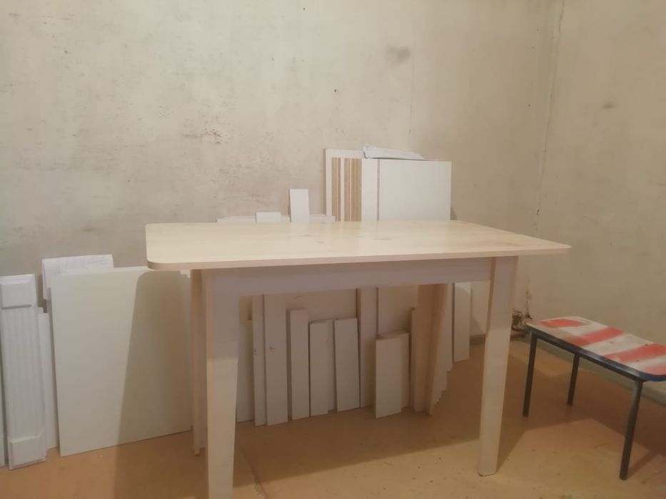 Стол кухонный новый