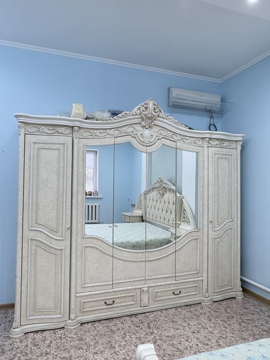 Продается Спальный Гарнитур Шах