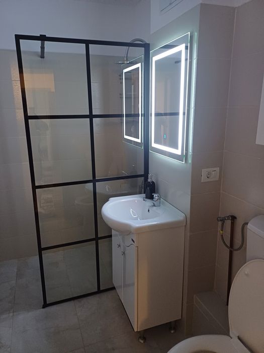 Închiriez apartament