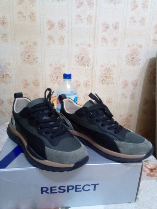 Мужские кроссовки 41 р.