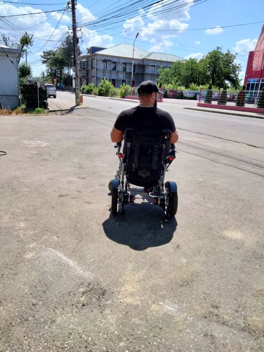 Carucior Electric ptr pers cu probl locomotorii si(sau) handicap