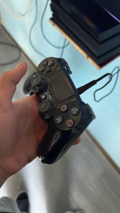 Playstation 4 sotiladi