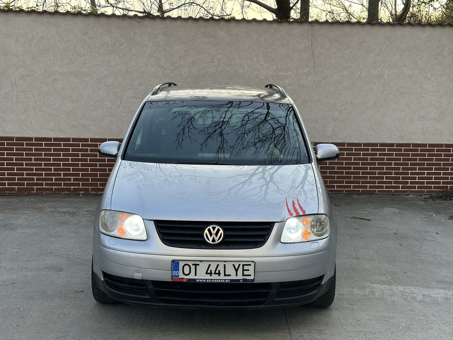 Vw Touran,  Motor 2.0 TDI , An 2005 Acte valabile. Pret 1750 euro