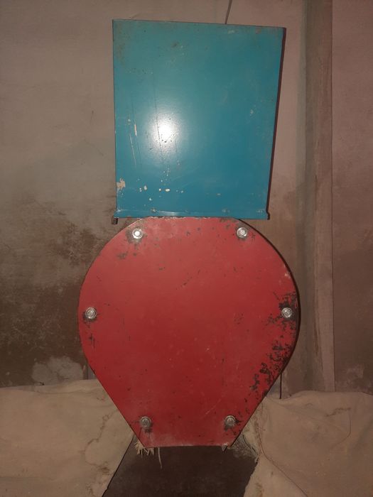 ПРОДАМ   Зернодробилку