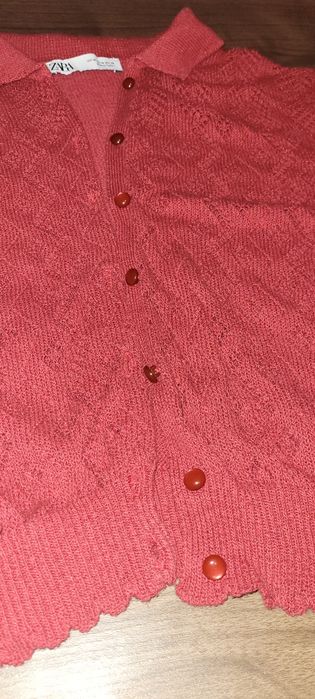 Sfeter Zara, M, 28, vișiniu - 30 de lei
