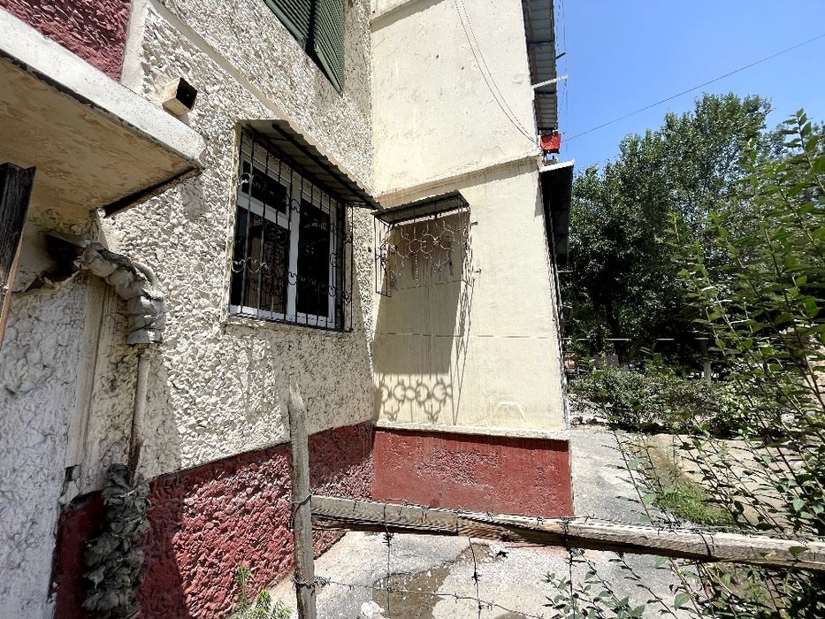 Киргили пеликанда 2 хонали квартира 3 хонали килса булади 23000 га