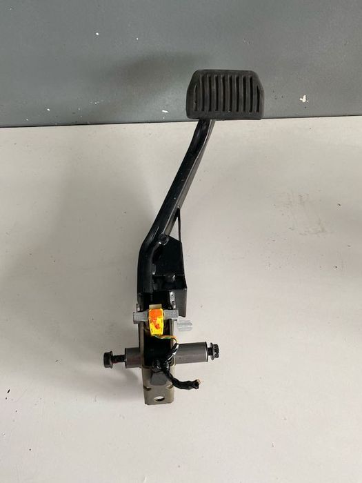 Pedala acceleratie VOLVO XC60 2020+ 32264703